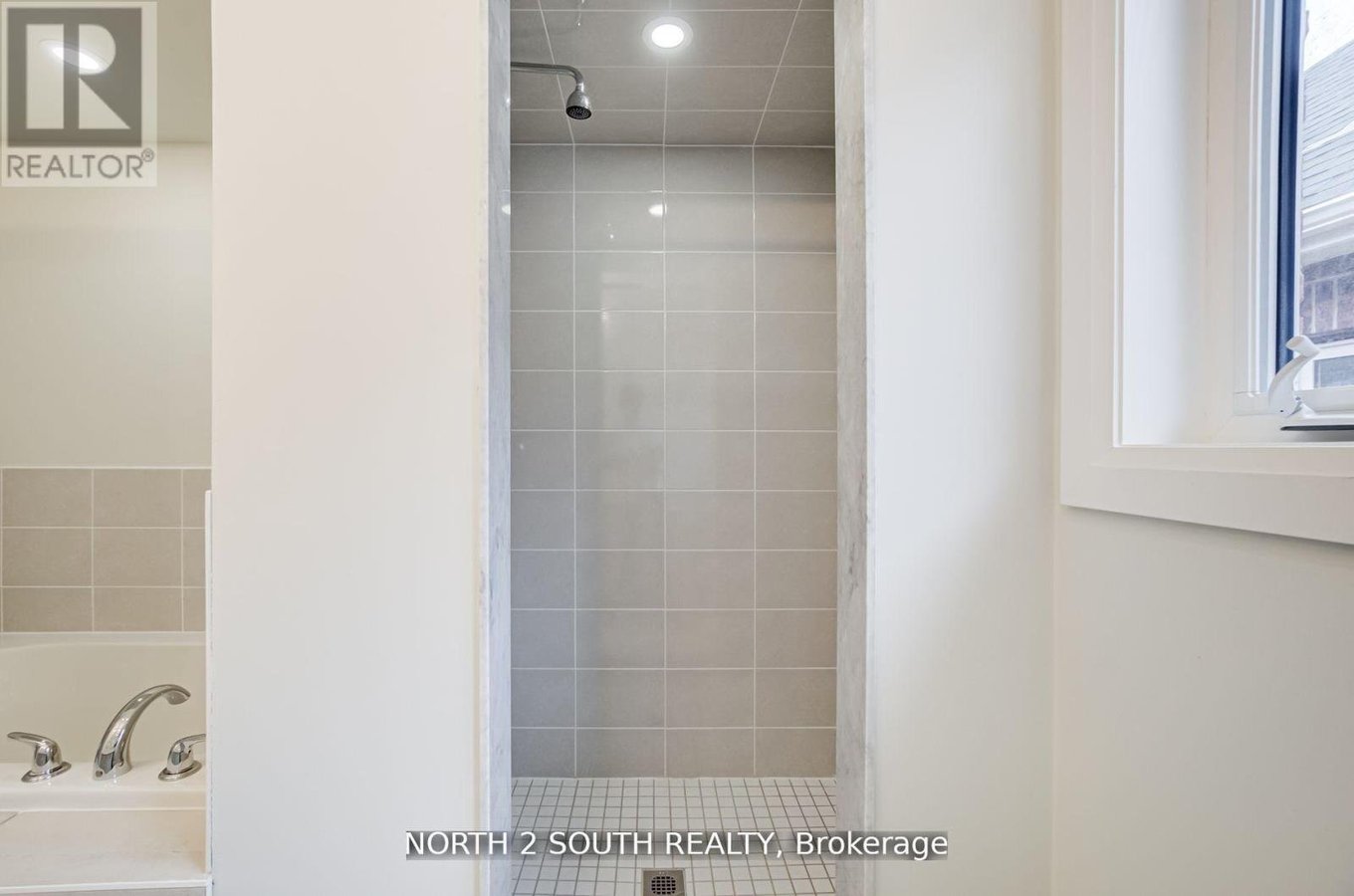 51 VIRRO COURT - Photo 32