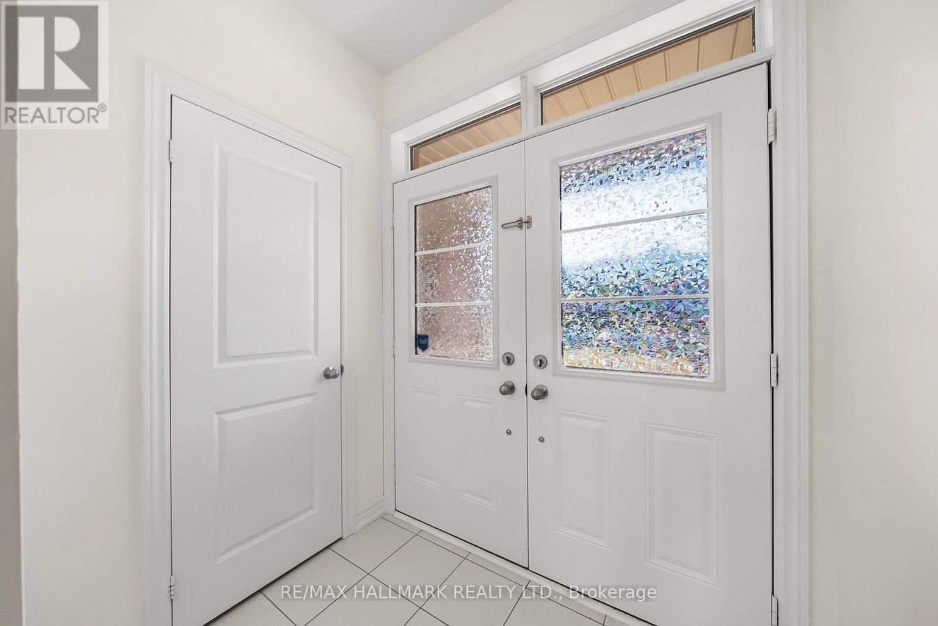581 BARONS STREET - Photo 2