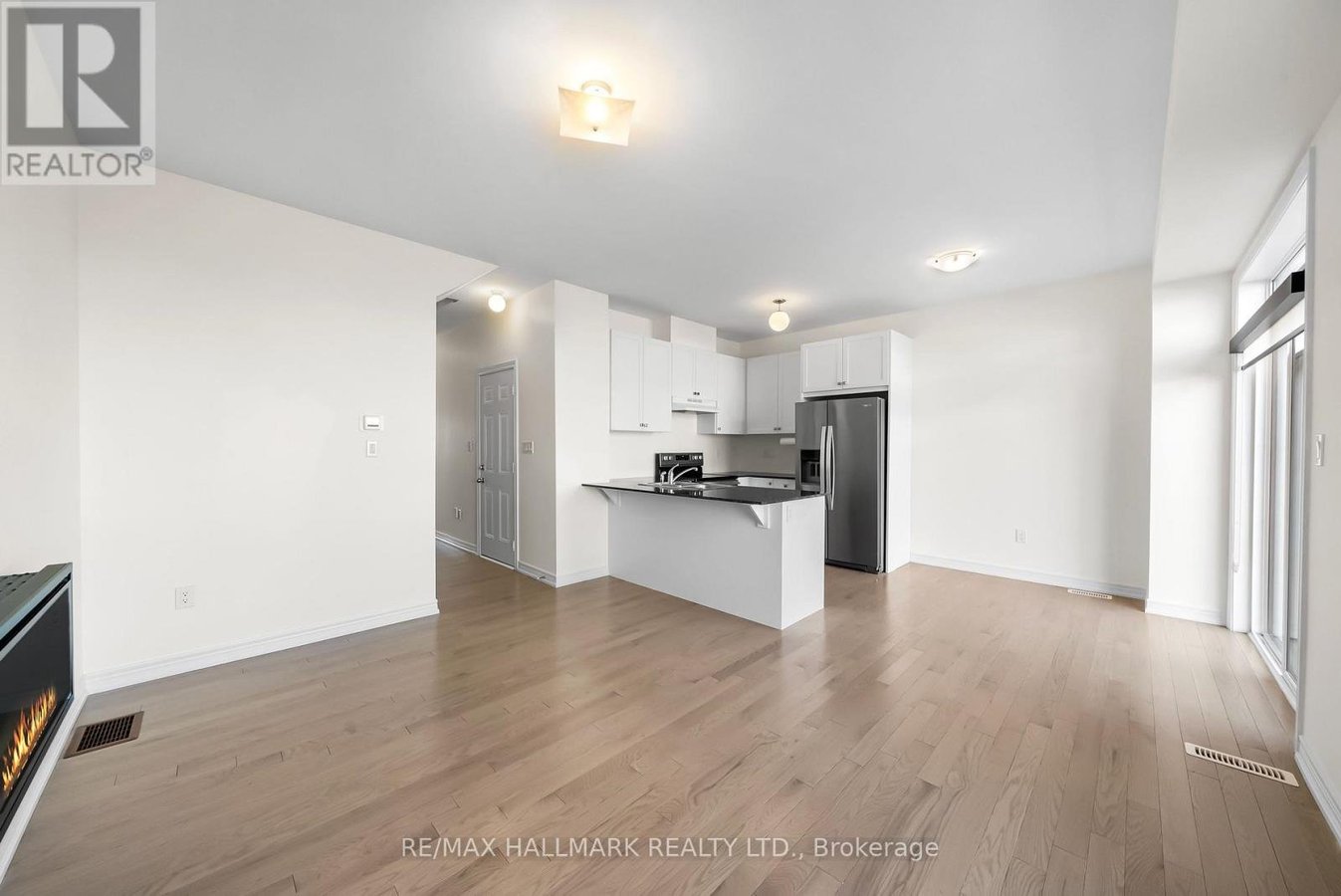581 BARONS STREET - Photo 8