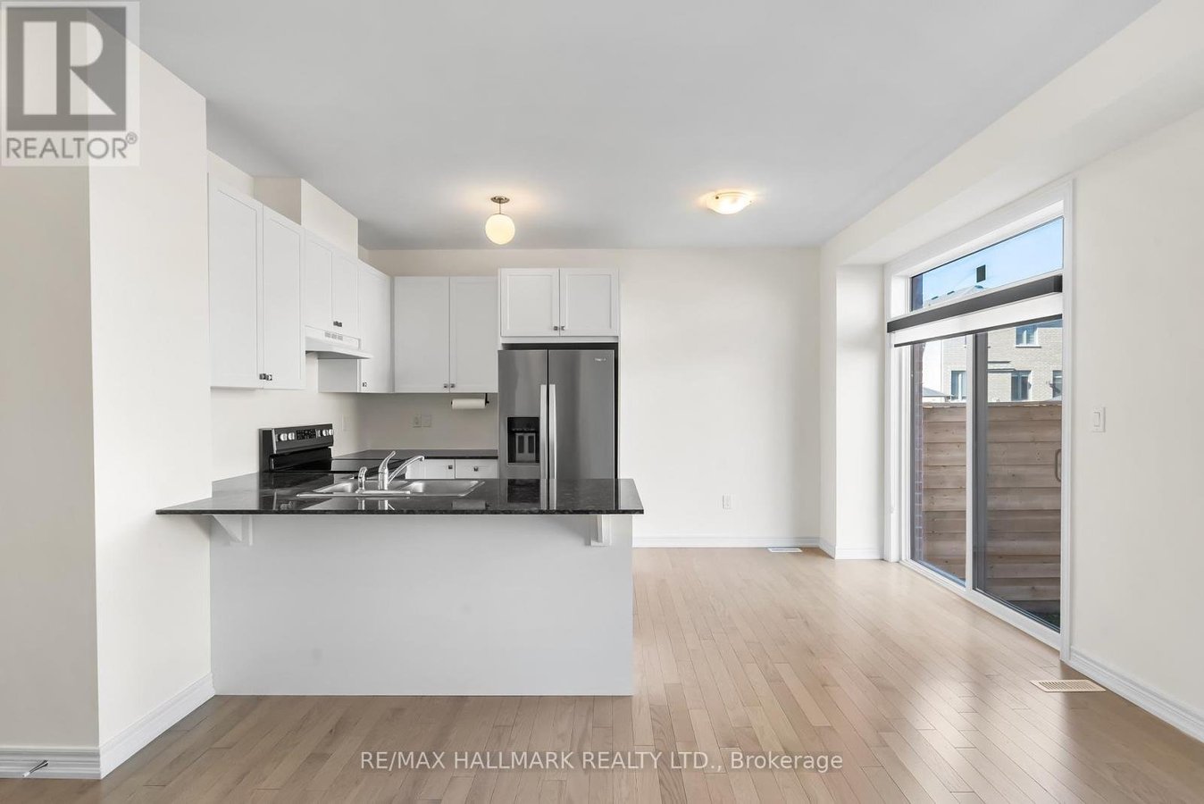 581 BARONS STREET - Photo 10