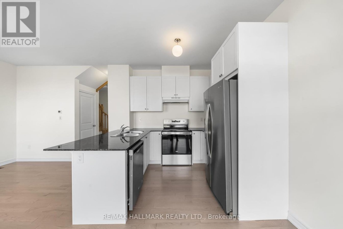 581 BARONS STREET - Photo 11