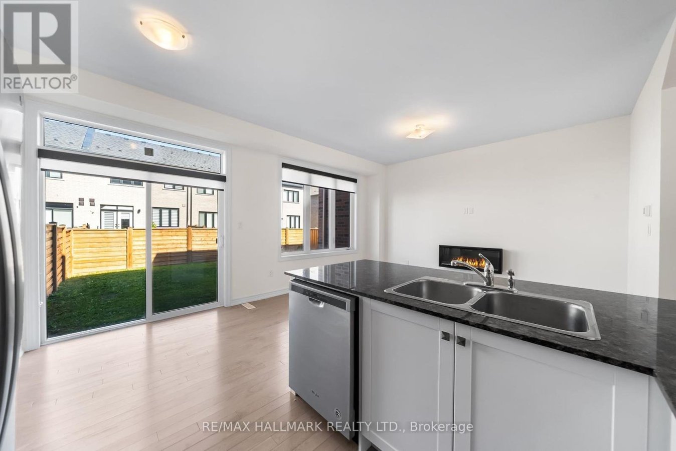 581 BARONS STREET - Photo 12