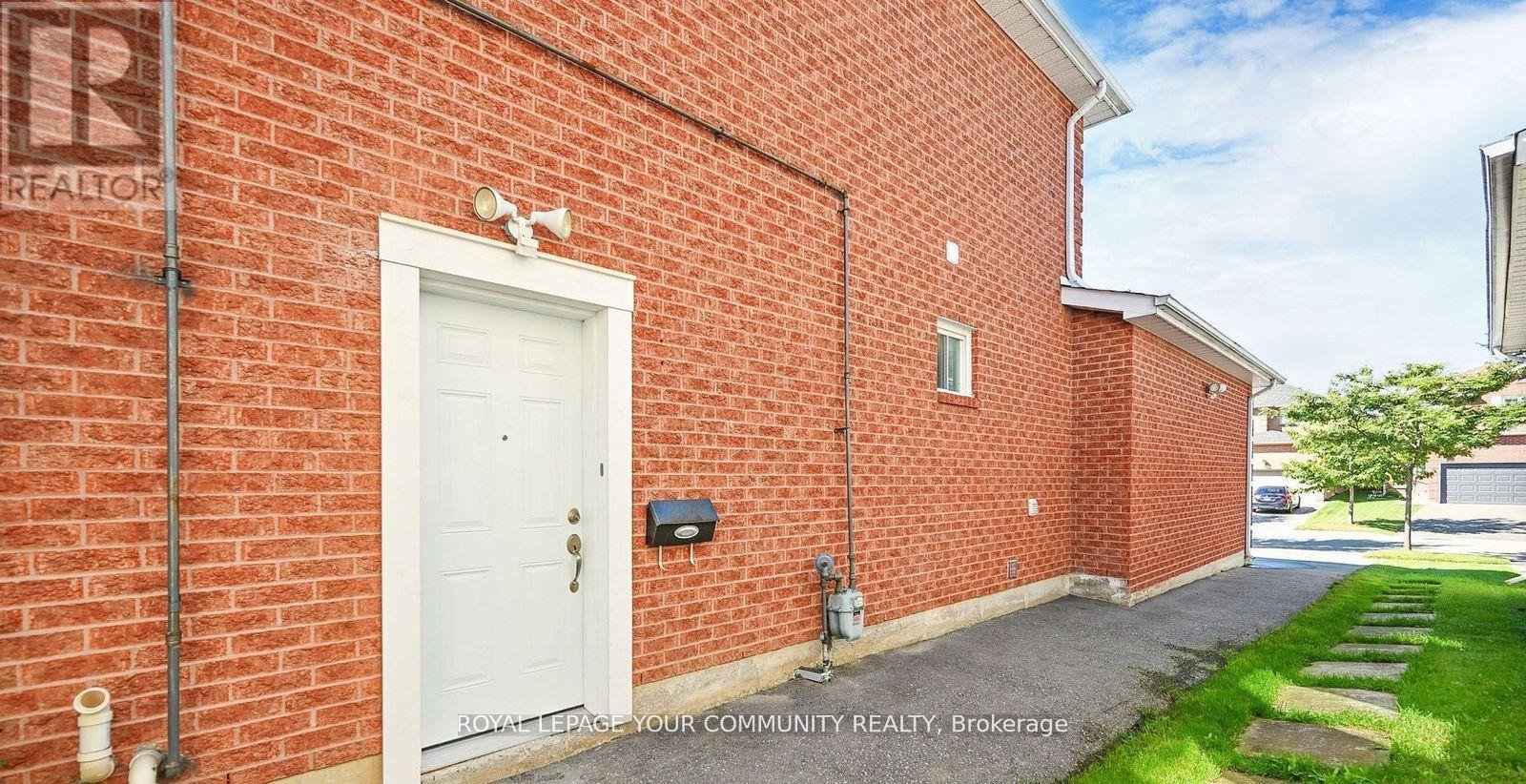 BSMT - 19 MOUNTBATTEN ROAD - Photo 3