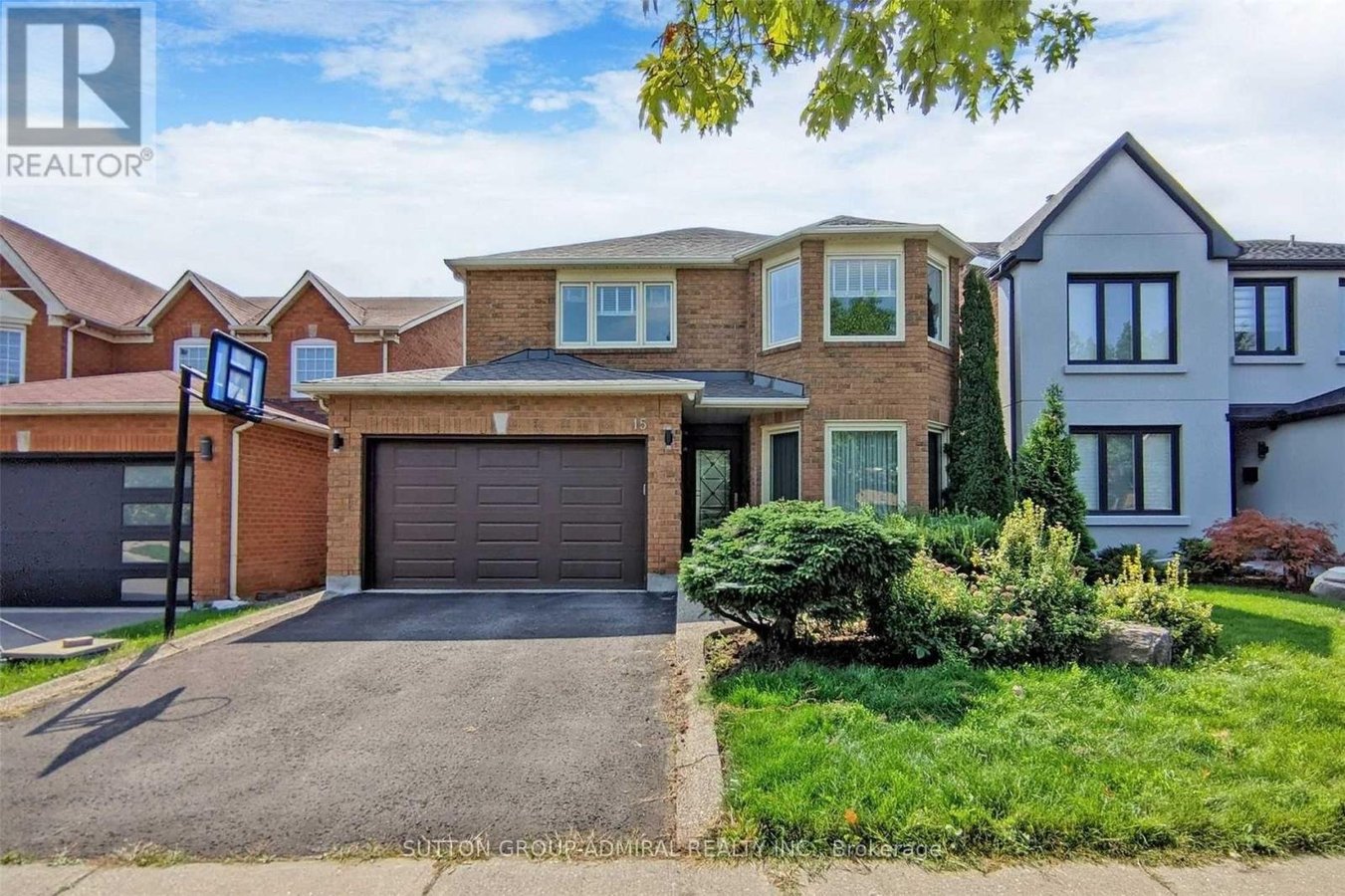 15 DUNDURN CRESCENT - Photo 1