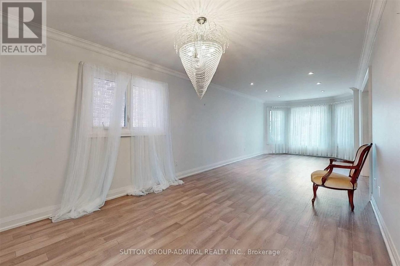 15 DUNDURN CRESCENT - Photo 4