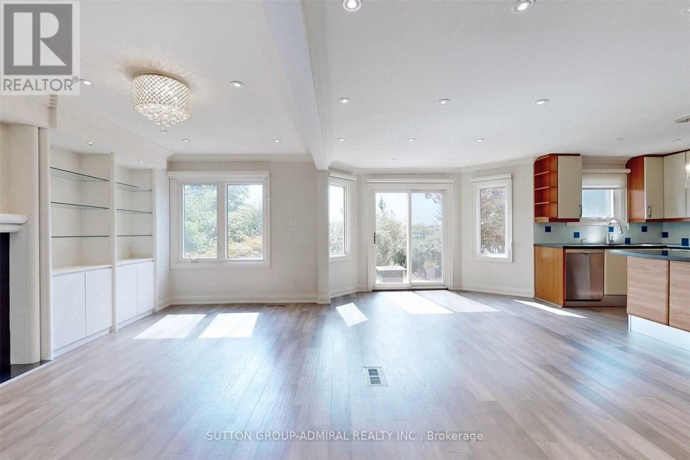 15 DUNDURN CRESCENT - Photo 8