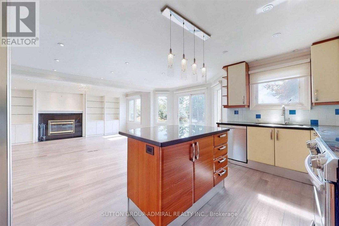 15 DUNDURN CRESCENT - Photo 10