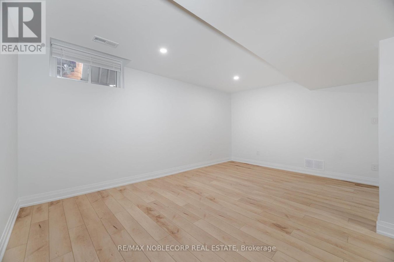 LOWER - 131 DUNSTAN CRESCENT - Photo 4