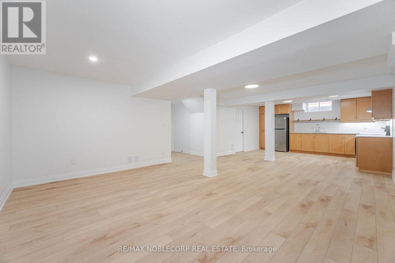 LOWER - 131 DUNSTAN CRESCENT - Photo 7