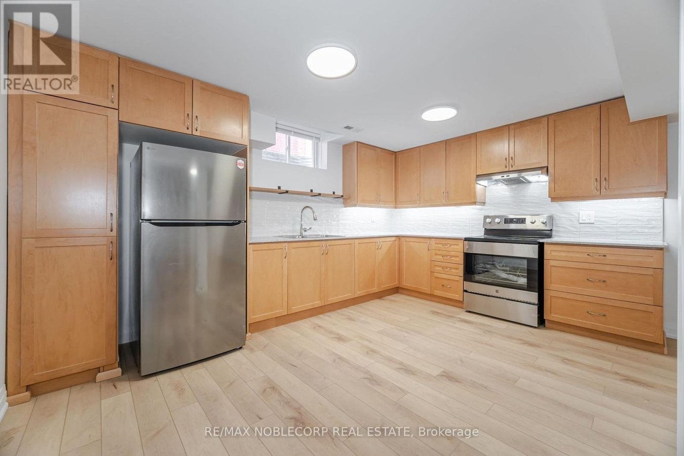 LOWER - 131 DUNSTAN CRESCENT - Photo 13