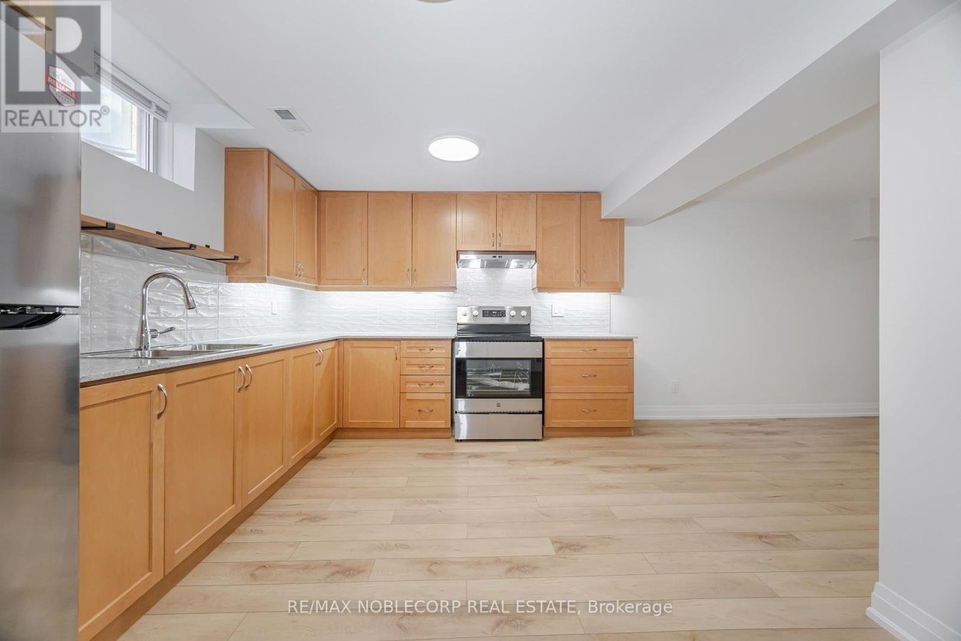 LOWER - 131 DUNSTAN CRESCENT - Photo 15