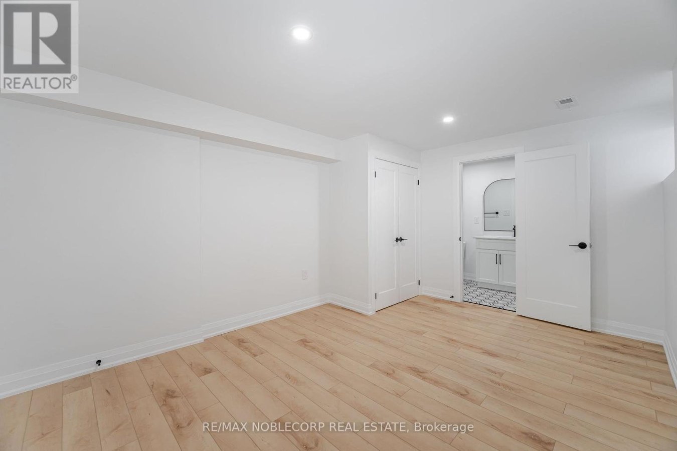LOWER - 131 DUNSTAN CRESCENT - Photo 21