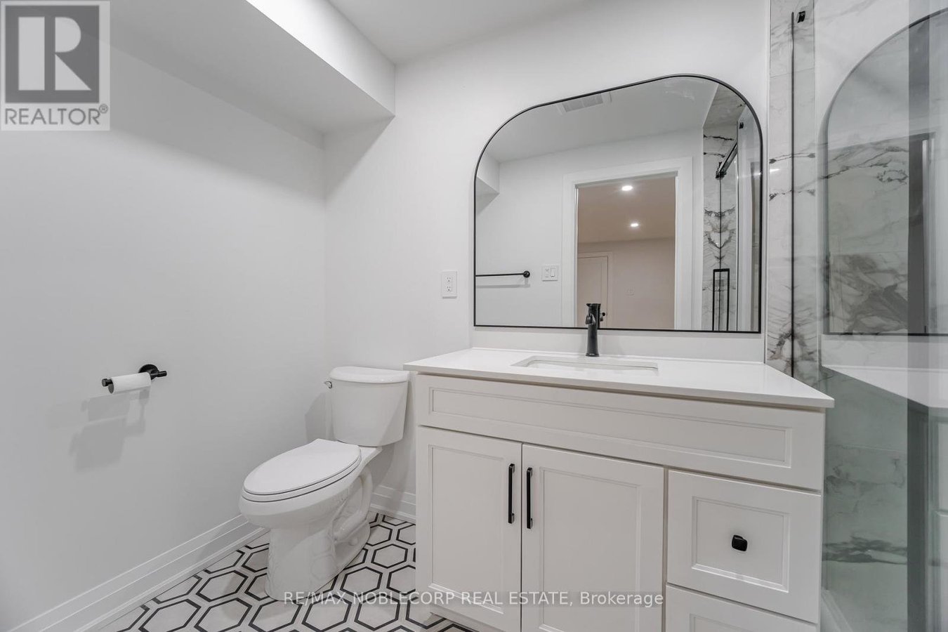 LOWER - 131 DUNSTAN CRESCENT - Photo 22