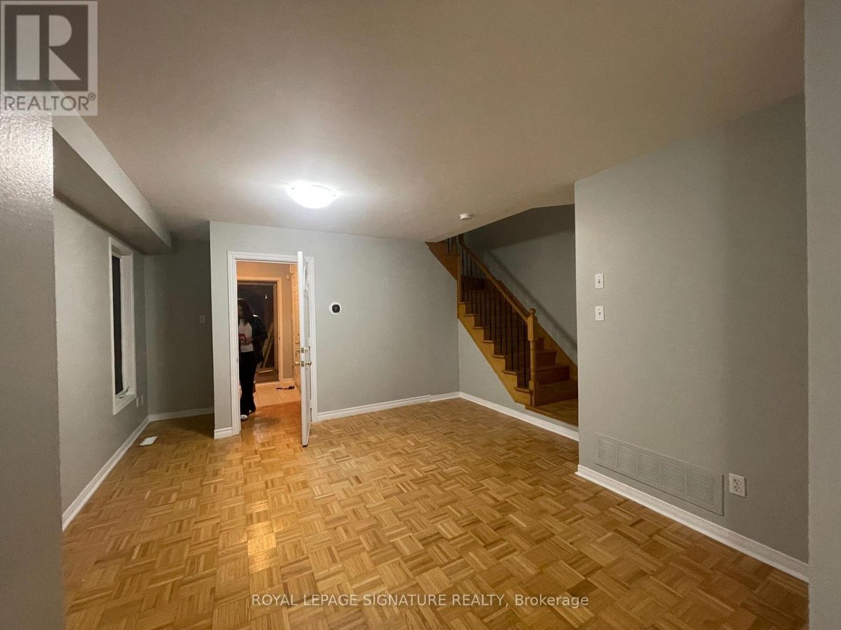 UPPER - 56 NATIONAL PINE DRIVE - Photo 4