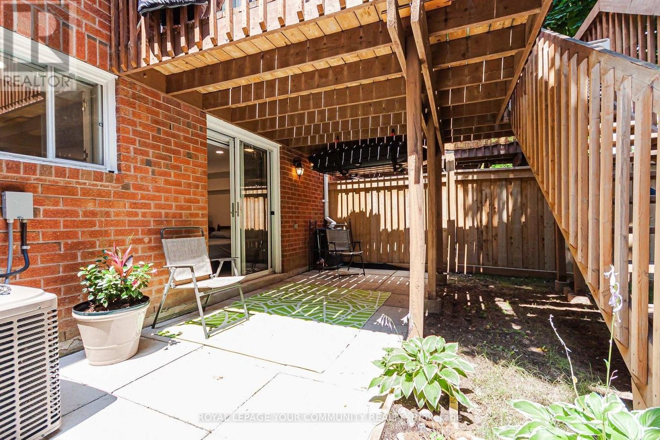 76 BROWNSTONE CIRCLE - Photo 1