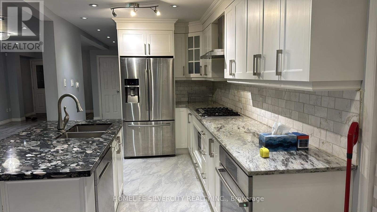 154 BROOMLANDS DRIVE - Photo 2