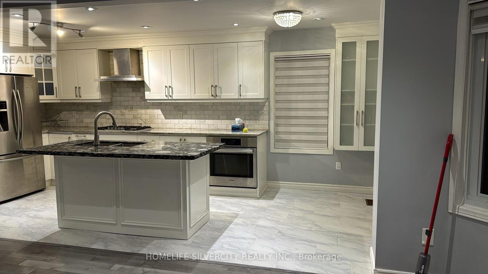 154 BROOMLANDS DRIVE - Photo 3
