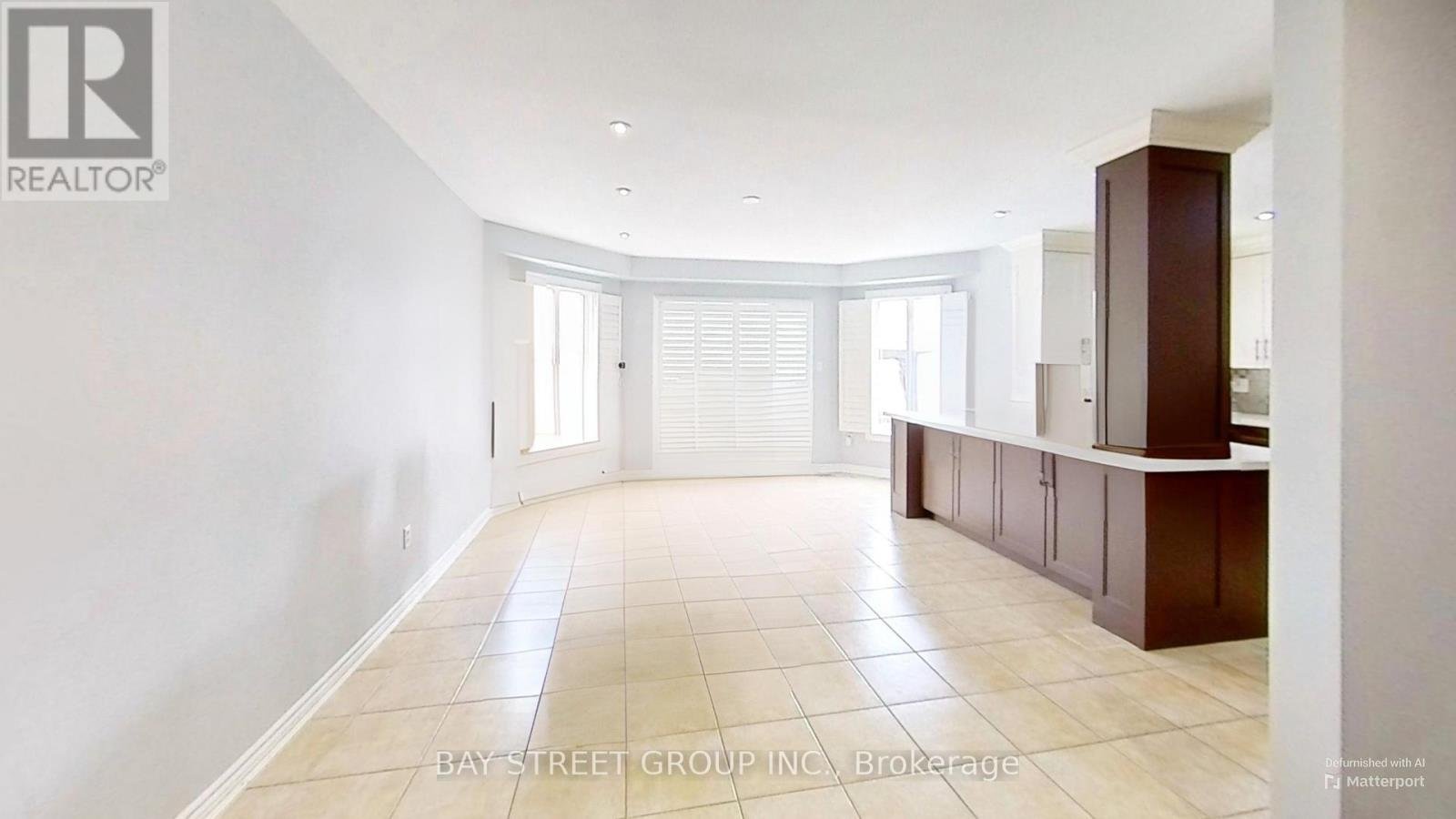 98 ROYALPARK WAY - Photo 4