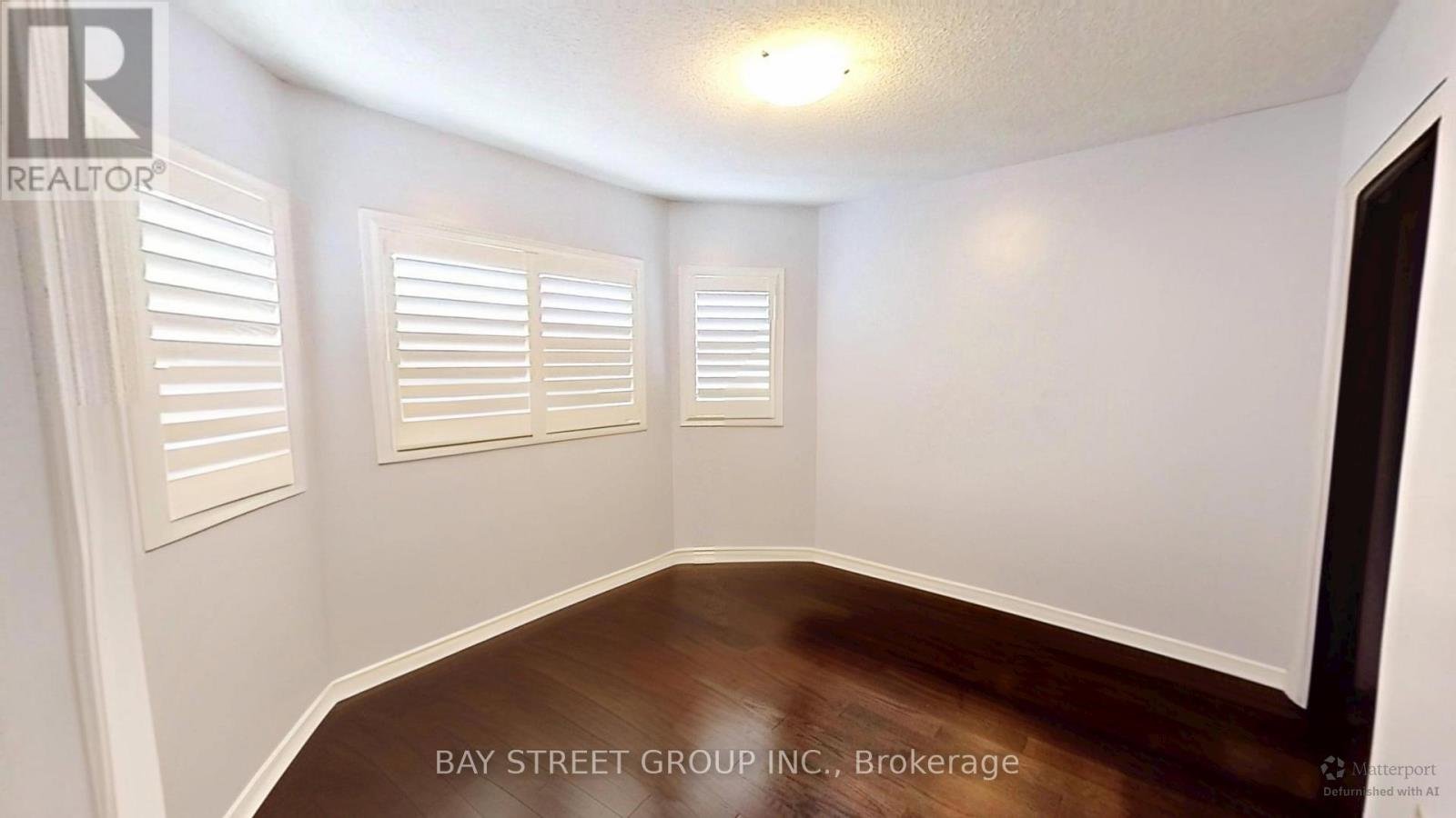 98 ROYALPARK WAY - Photo 8