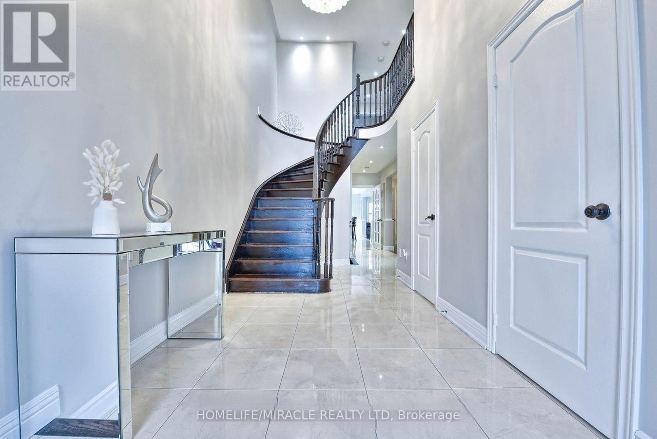 215 BACHMAN DRIVE - Photo 4