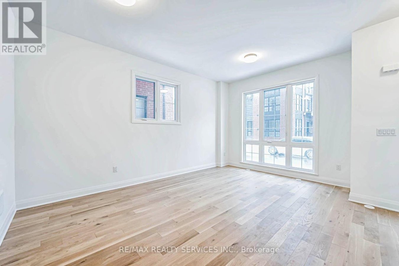 35 ALTON CRESCENT - Photo 6