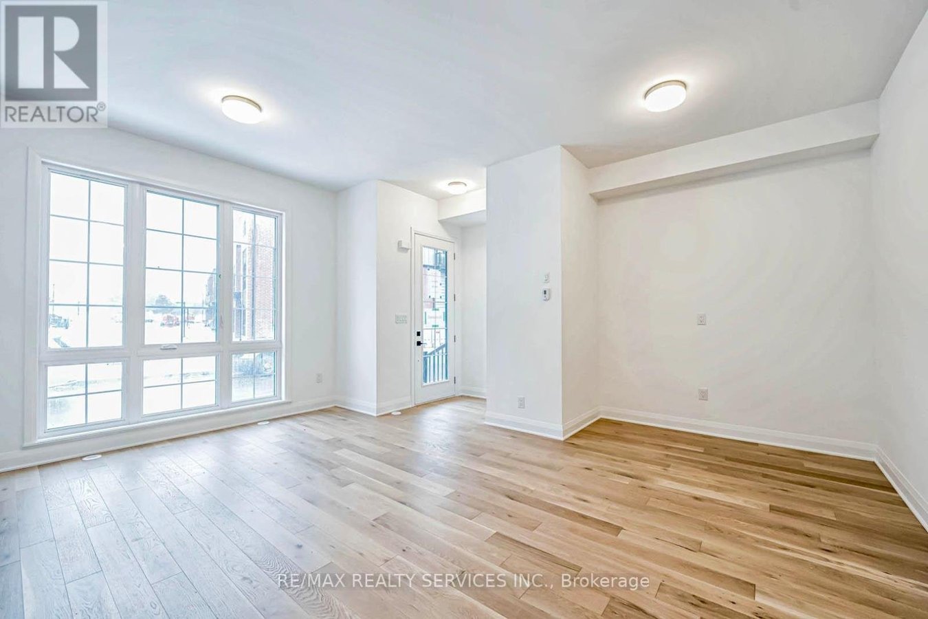 35 ALTON CRESCENT - Photo 8