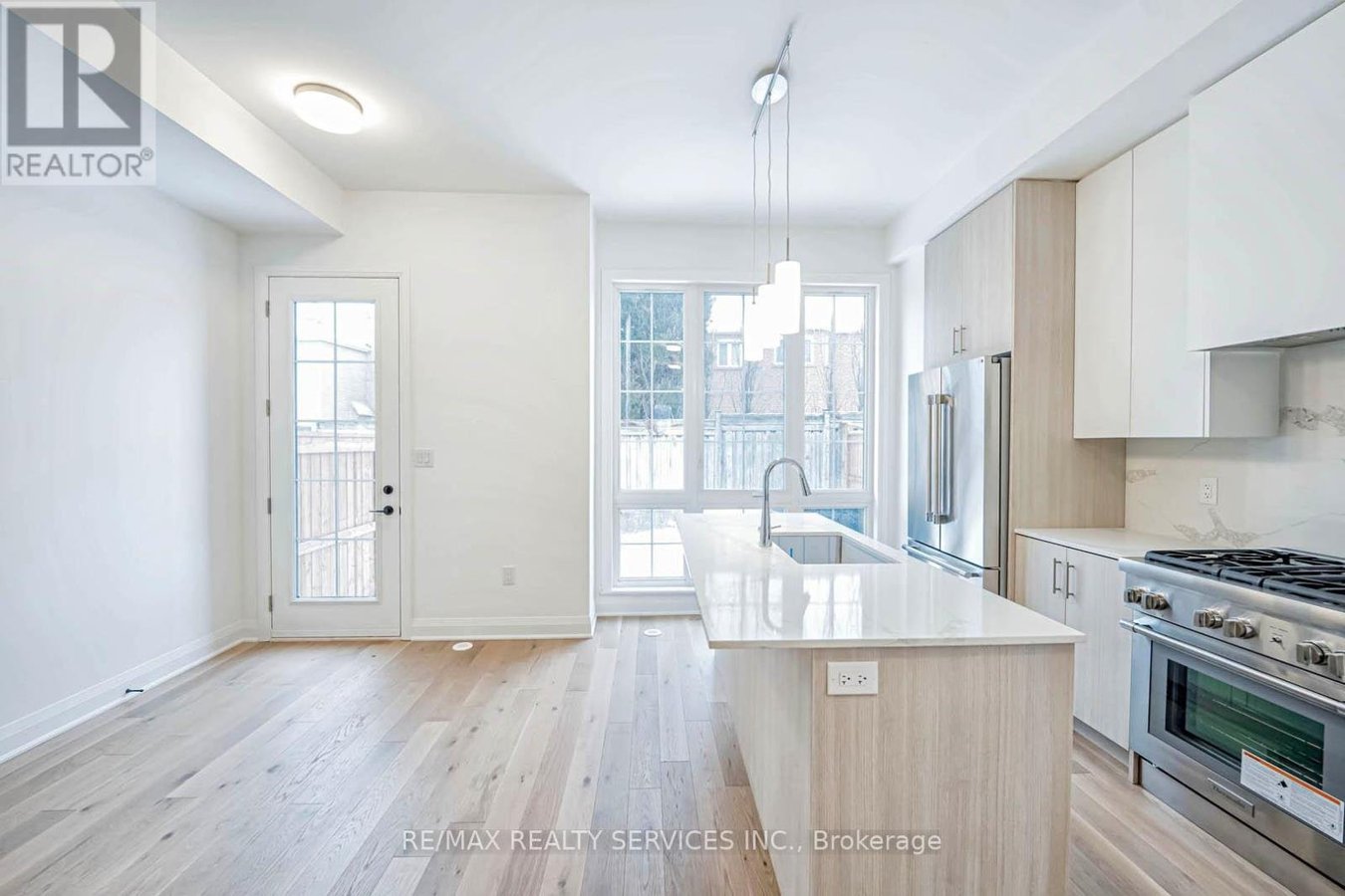 35 ALTON CRESCENT - Photo 13
