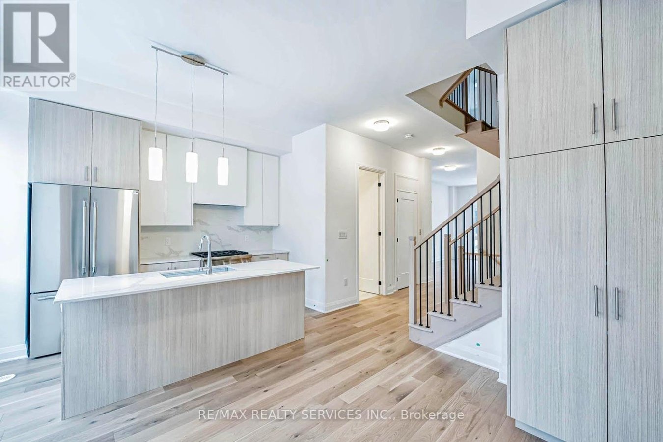 35 ALTON CRESCENT - Photo 14