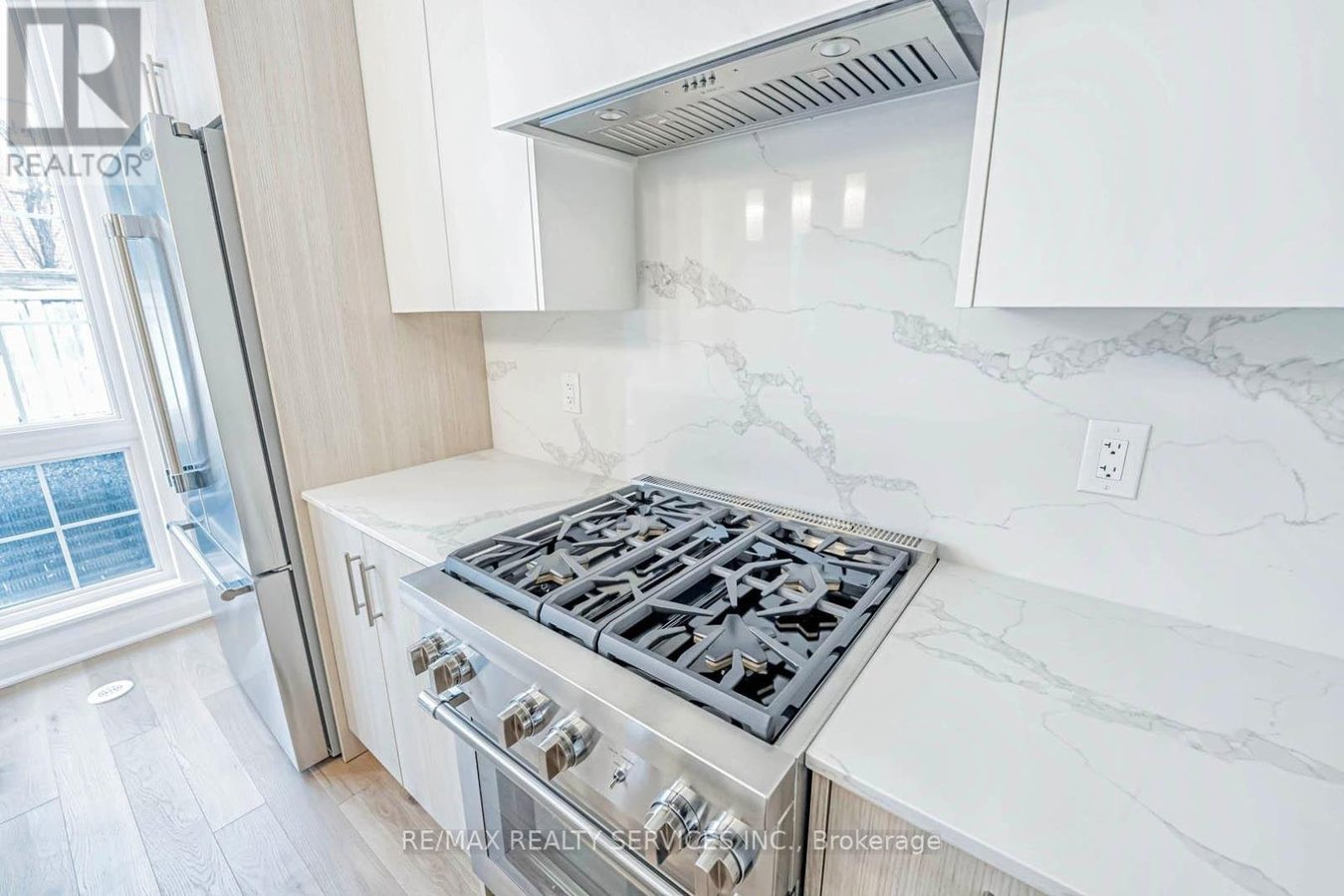 35 ALTON CRESCENT - Photo 18