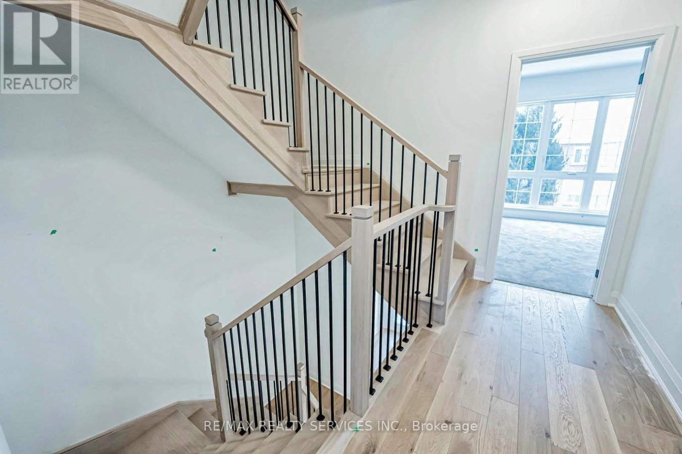 35 ALTON CRESCENT - Photo 22