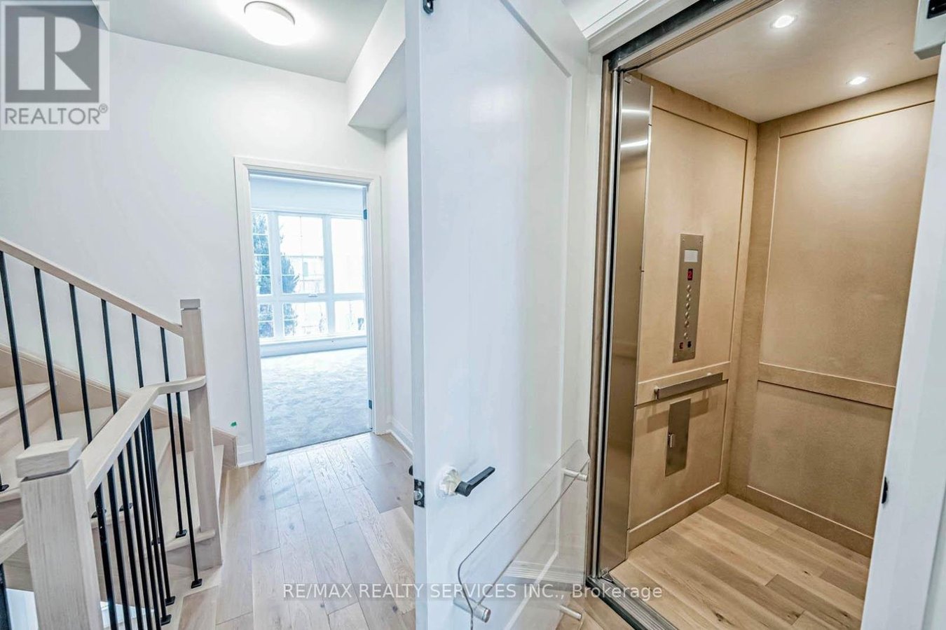 35 ALTON CRESCENT - Photo 23