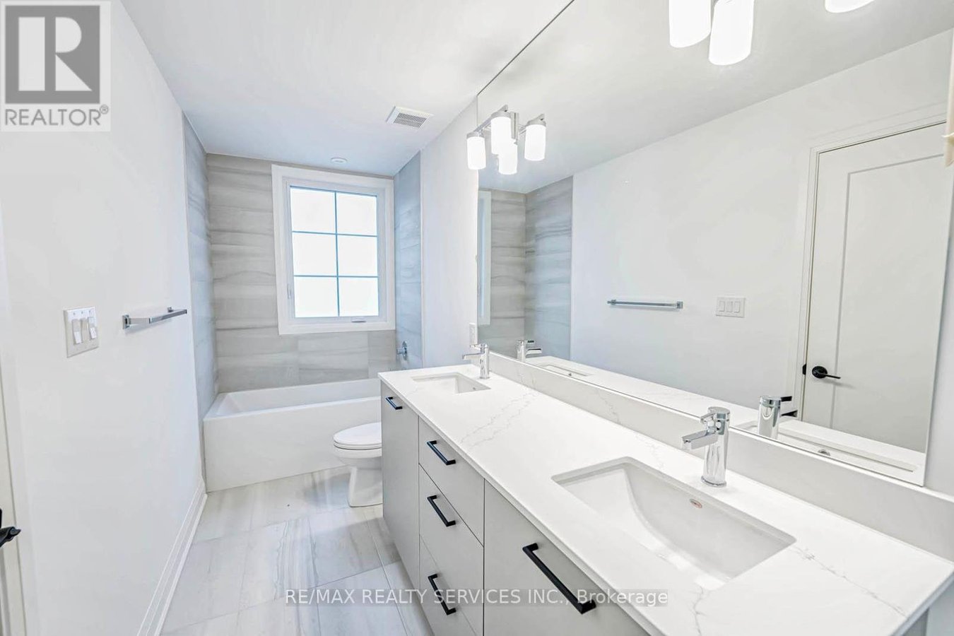 35 ALTON CRESCENT - Photo 27