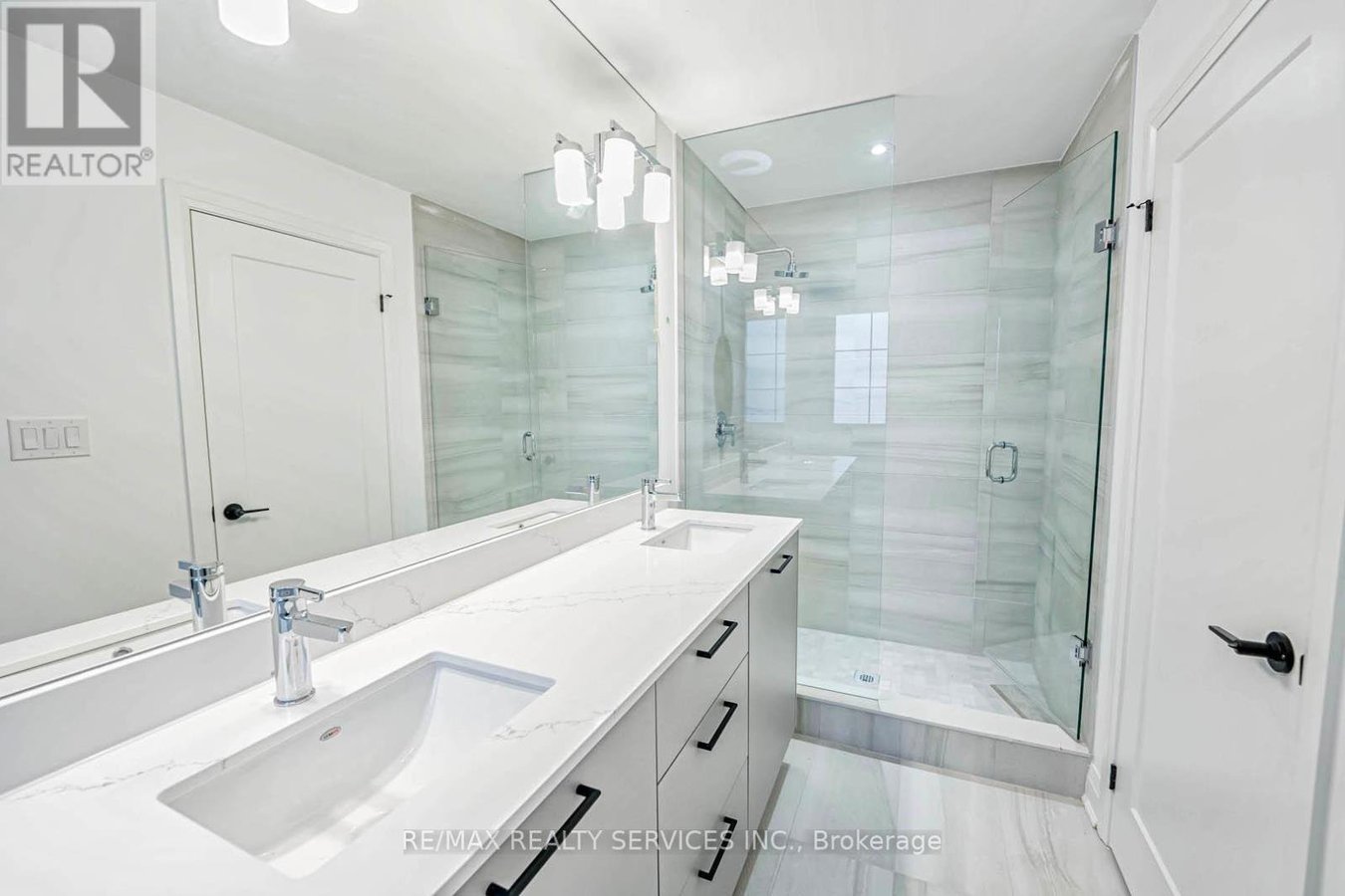 35 ALTON CRESCENT - Photo 28