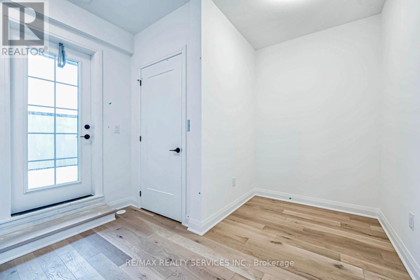 35 ALTON CRESCENT - Photo 33