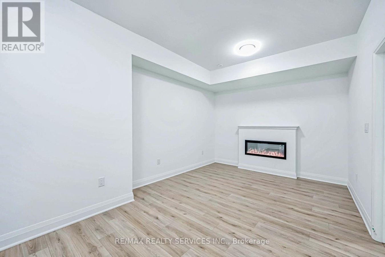 35 ALTON CRESCENT - Photo 34