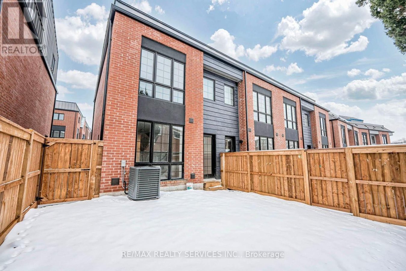 35 ALTON CRESCENT - Photo 38