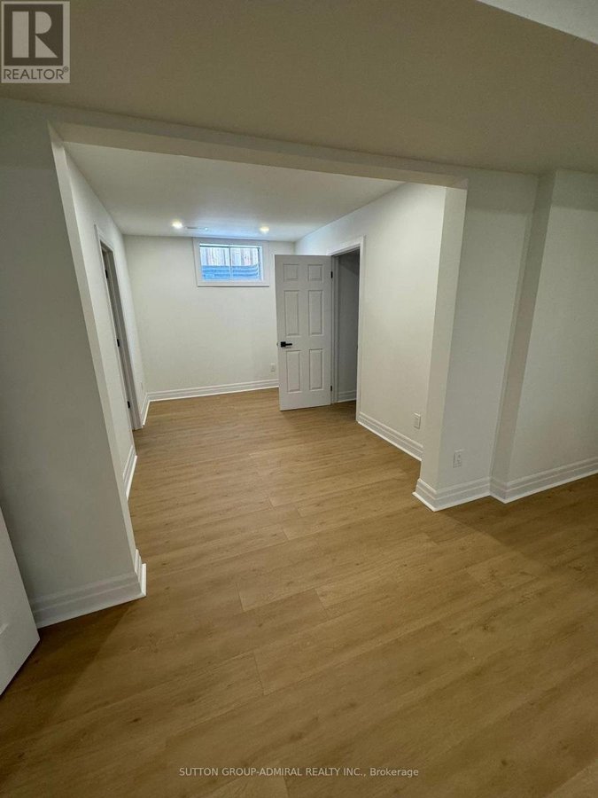 LOWER - 23 CHATSWORTH COURT - Photo 5