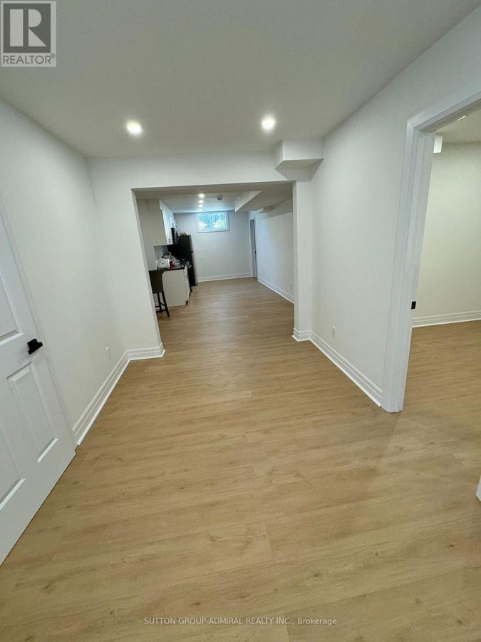 LOWER - 23 CHATSWORTH COURT - Photo 7