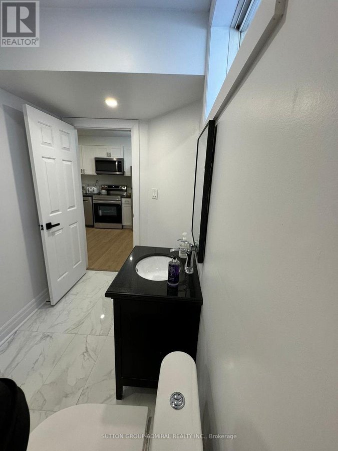 LOWER - 23 CHATSWORTH COURT - Photo 8