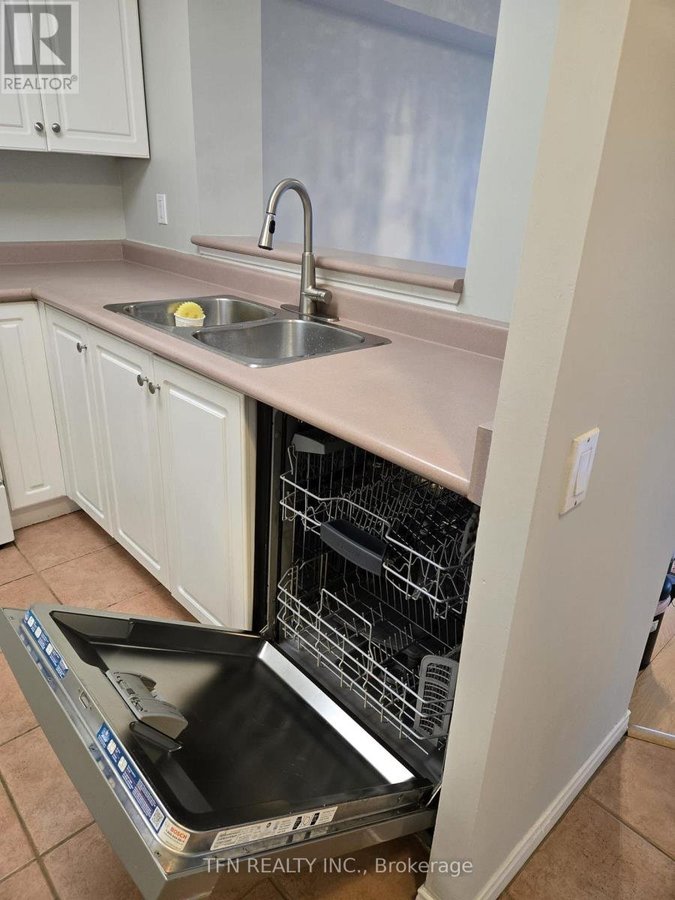 309 - 1 EMERALD LANE - Photo 8