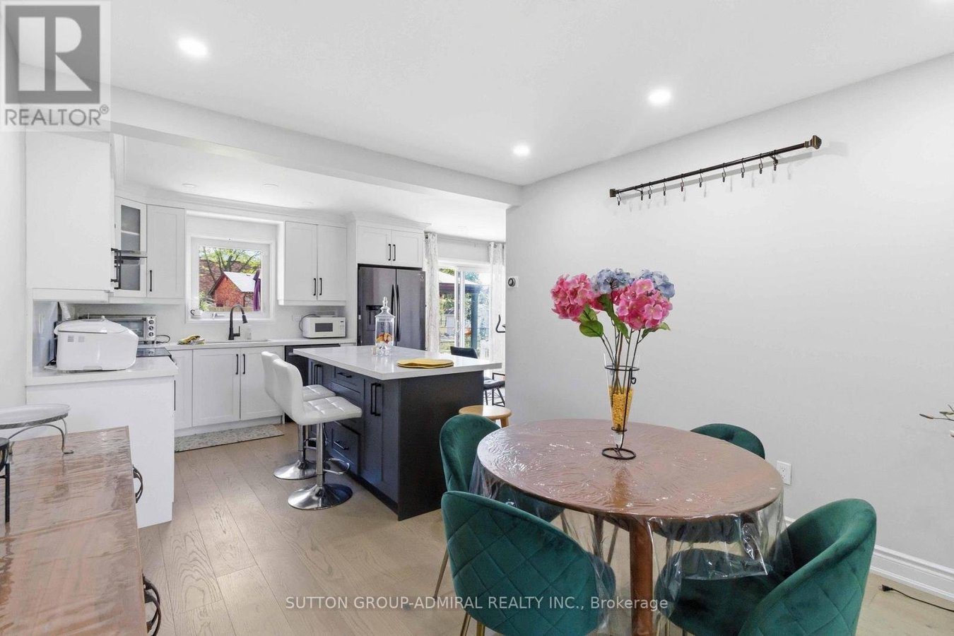 MAIN & UPPER FLR - 87 MARITA PLACE - Photo 11