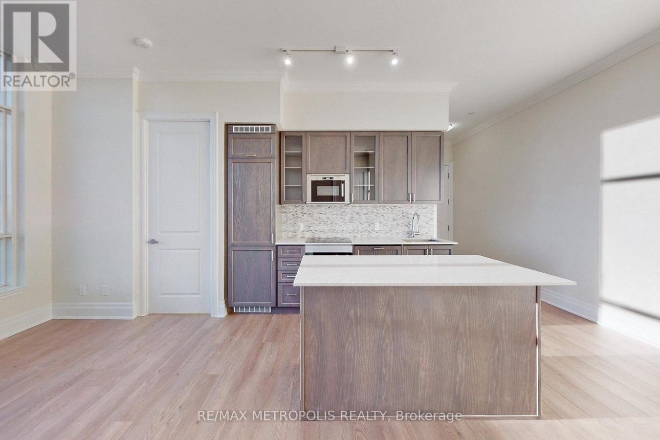 PH08 - 9075 JANE STREET - Photo 9
