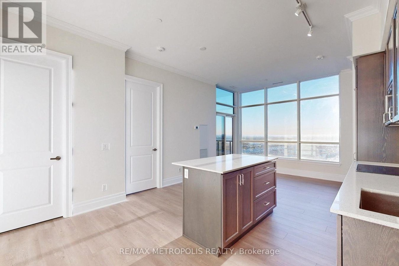 PH08 - 9075 JANE STREET - Photo 10