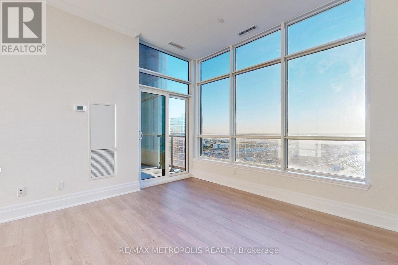 PH08 - 9075 JANE STREET - Photo 13