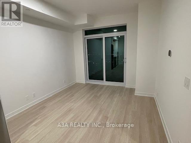 2401 - 50 UPPER MALL WAY - Photo 18