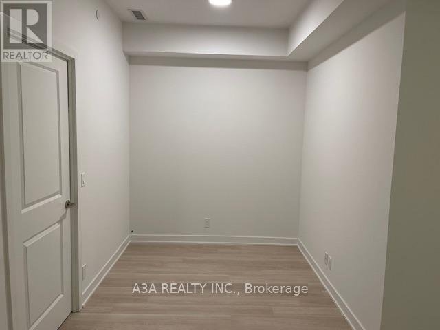 2401 - 50 UPPER MALL WAY - Photo 20