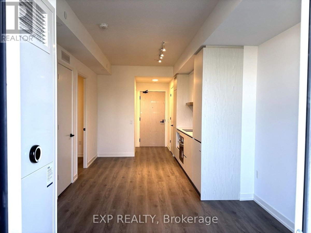 1809 - 28 INTERCHANGE WAY - Photo 7