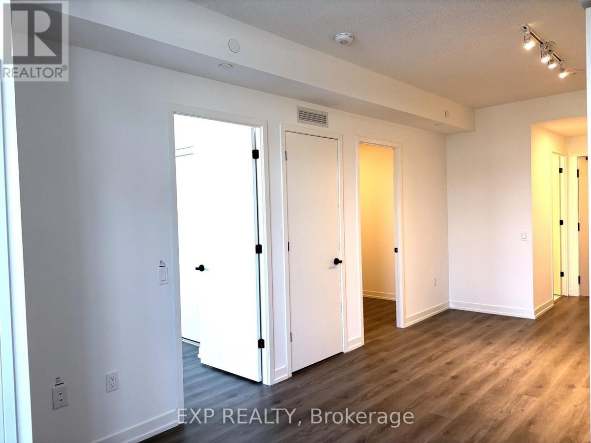 1809 - 28 INTERCHANGE WAY - Photo 8