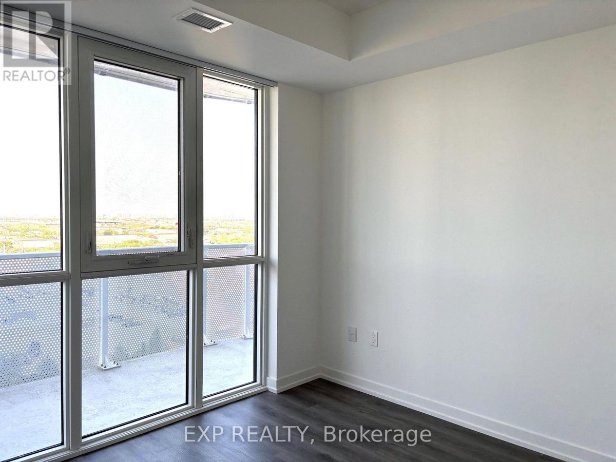 1809 - 28 INTERCHANGE WAY - Photo 11