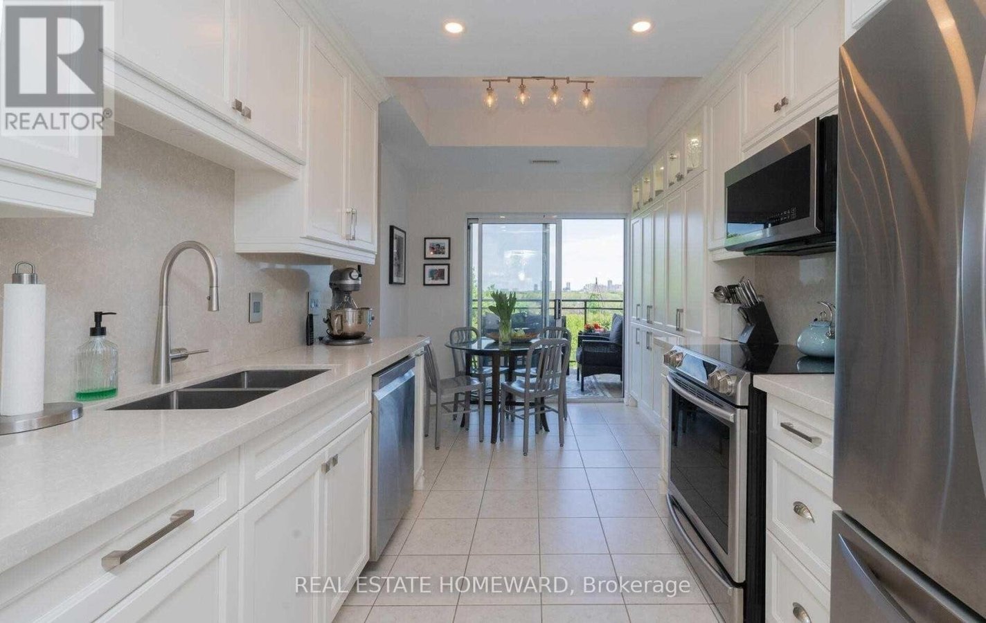 712 - 1 MAISON PARC COURT - Photo 15
